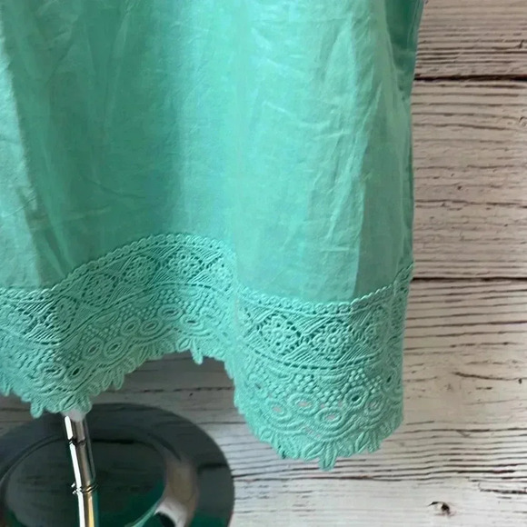 Simply Noelle Tank - Picture 3 of 5